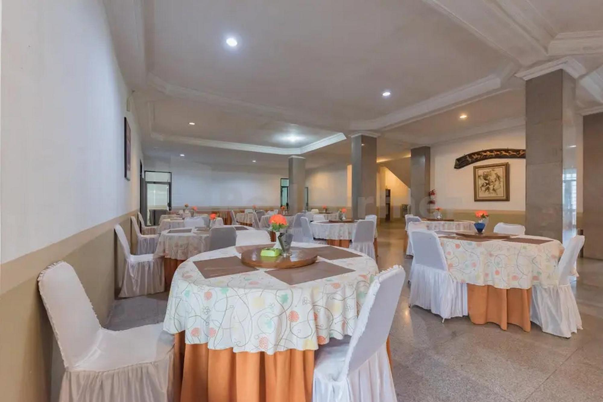 Hotel Ayong Linggarjati Kuningan Mitra Reddoorz Экстерьер фото