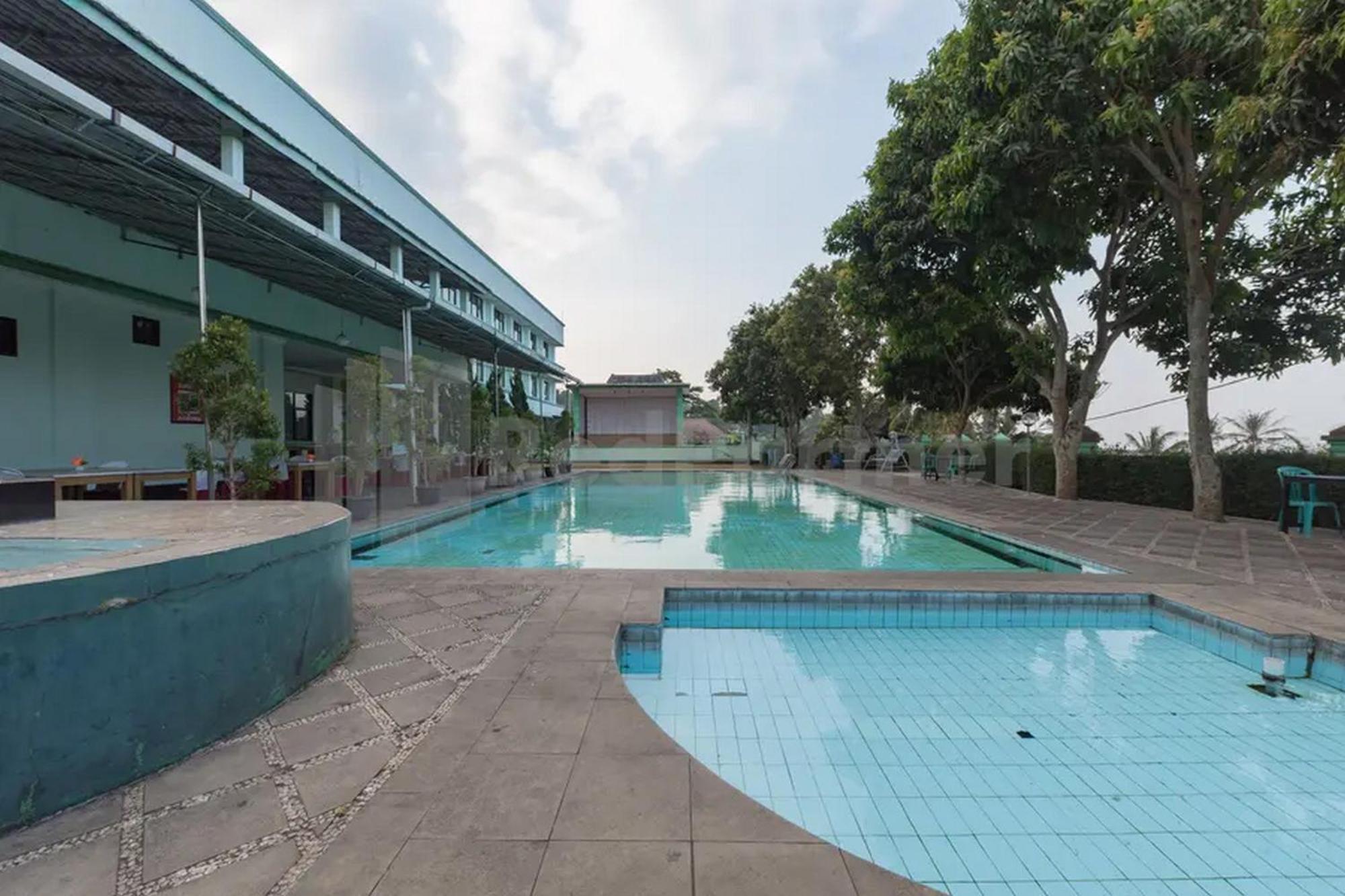 Hotel Ayong Linggarjati Kuningan Mitra Reddoorz Экстерьер фото